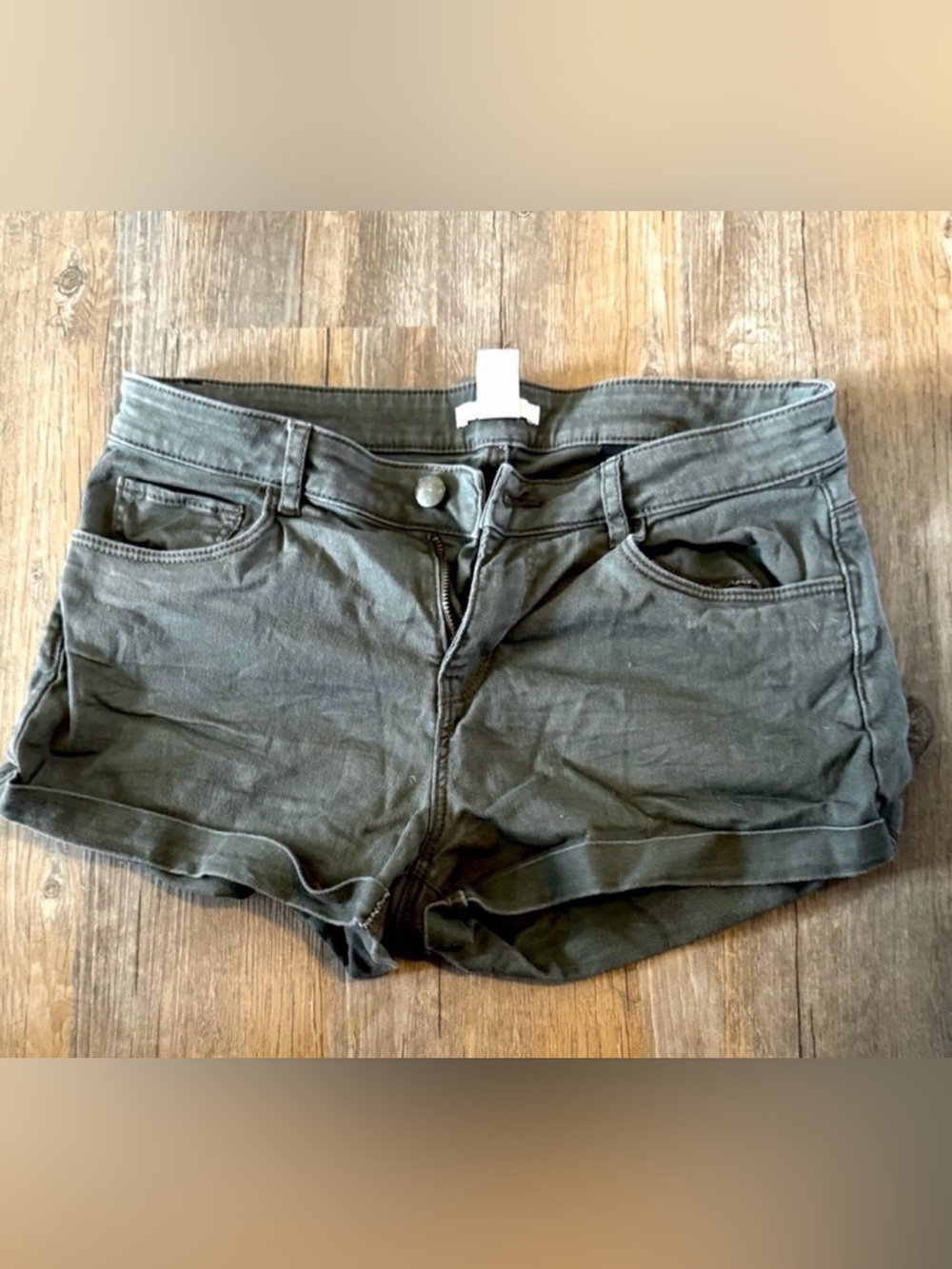 H&M Green Casual Shorts Size 6